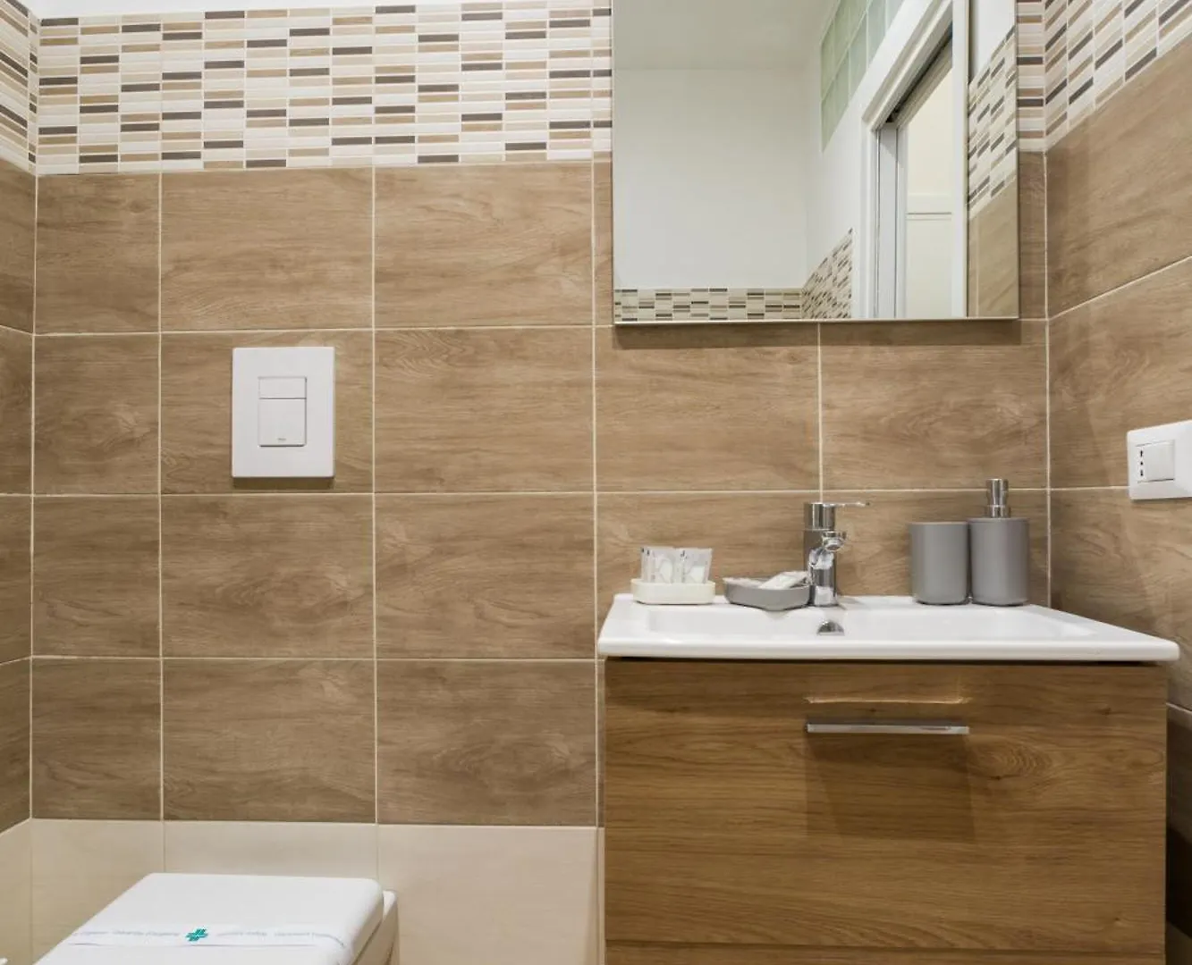Aparthotel Central Station Housing Apartments By Dimorra Naples Italy