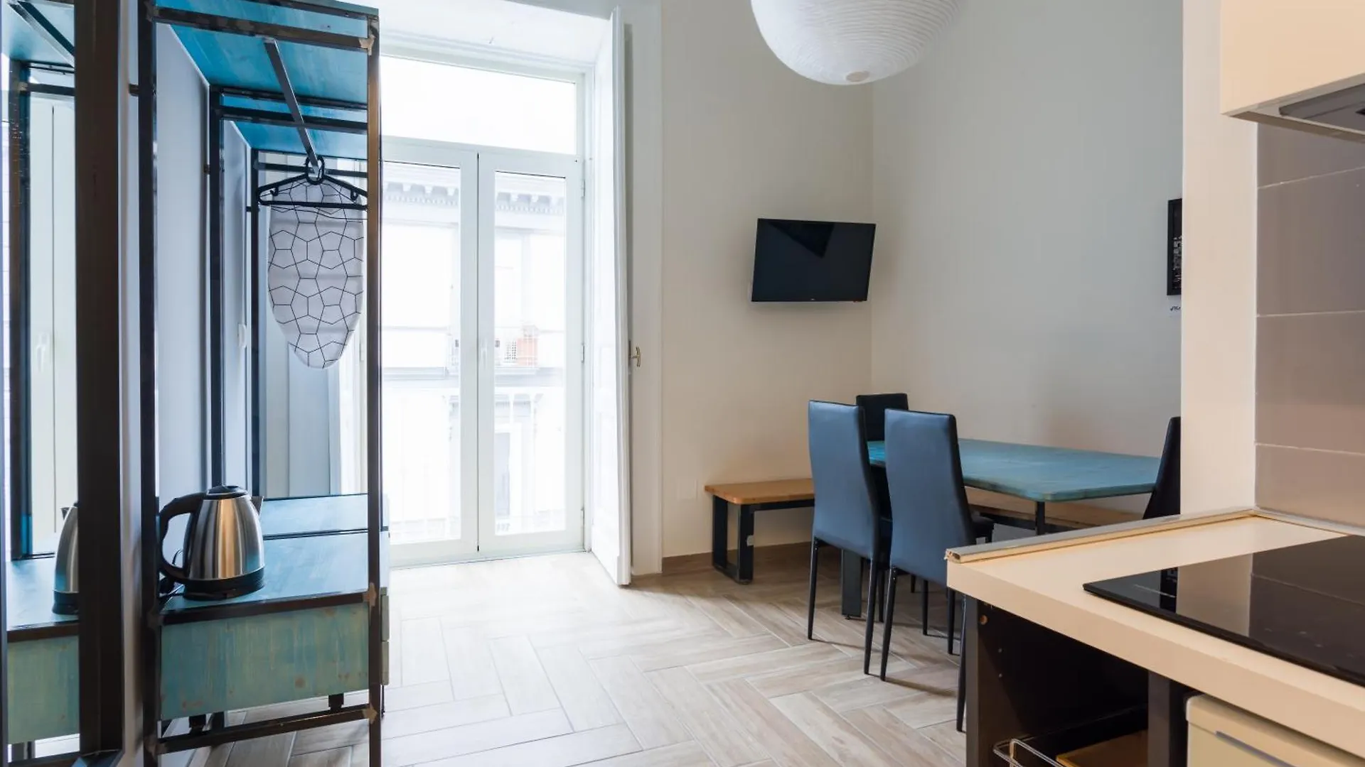 Central Station Housing Apartments By Dimorra Napoli