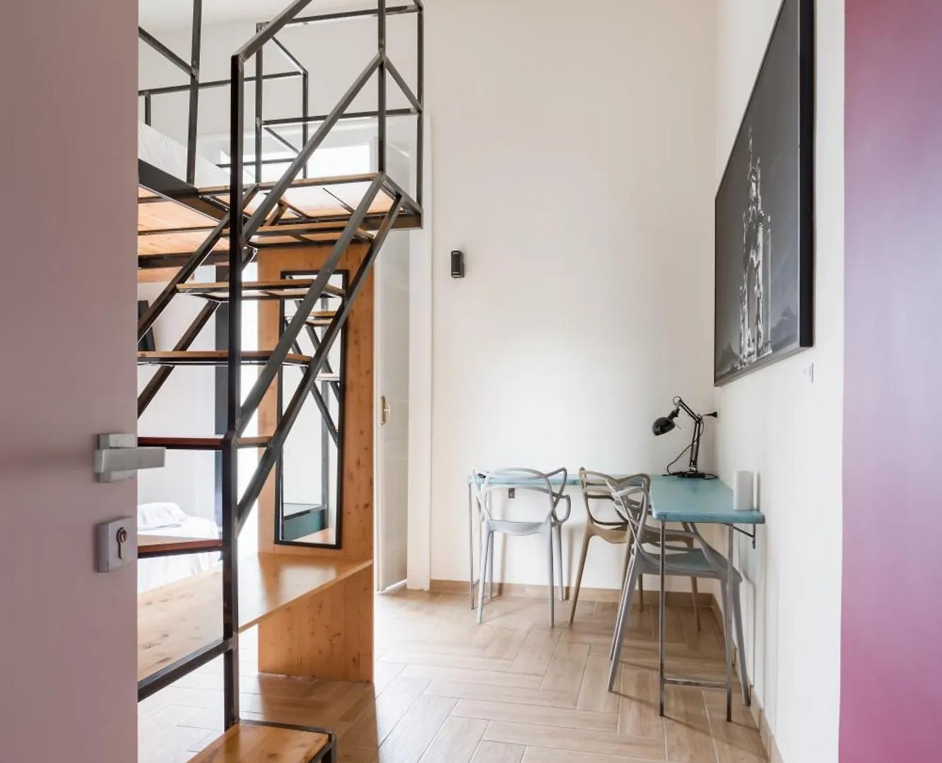 Central Station Housing Apartments By Dimorra Naples Italy